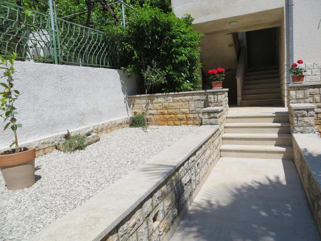 Apartments Sandra Porec Exterior photo